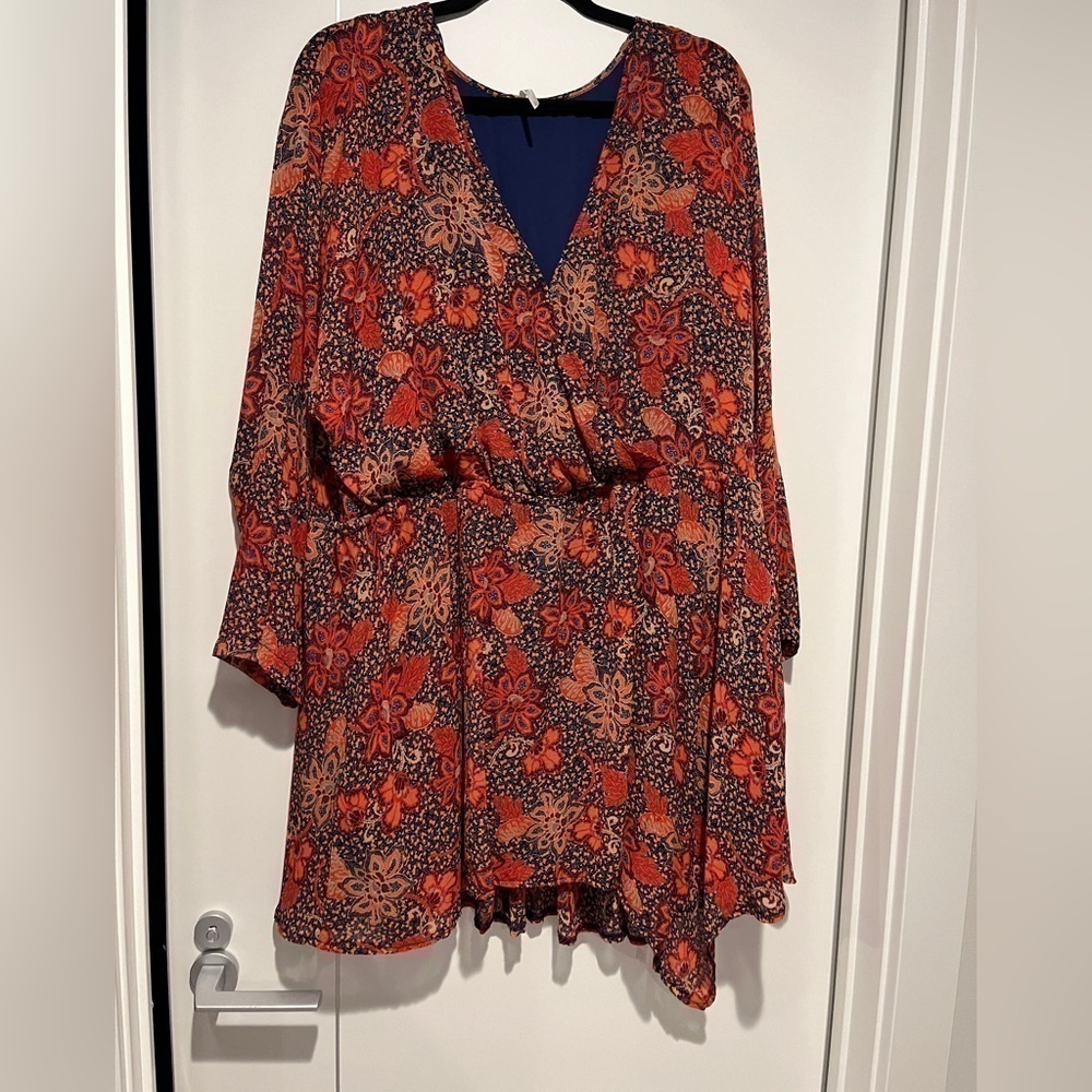 Free People‎ Women's Large Mini Dress Surplice Long Sleeve Floral Print Red Boho - Picture 2 of 5